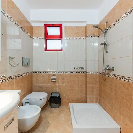 Center Comfort By Ps Apartment Durres